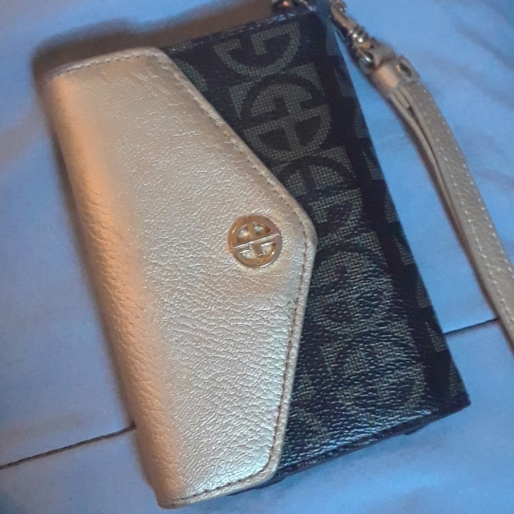 Giani Bernini Phone wallet case!